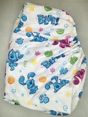 Blue's Clues Fitted Crib Sheet | Blue & Magenta Toddler Bedding | Spin Master